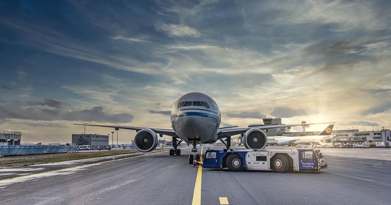 Premier voyage en avion avec un enfant : le guide parental serein